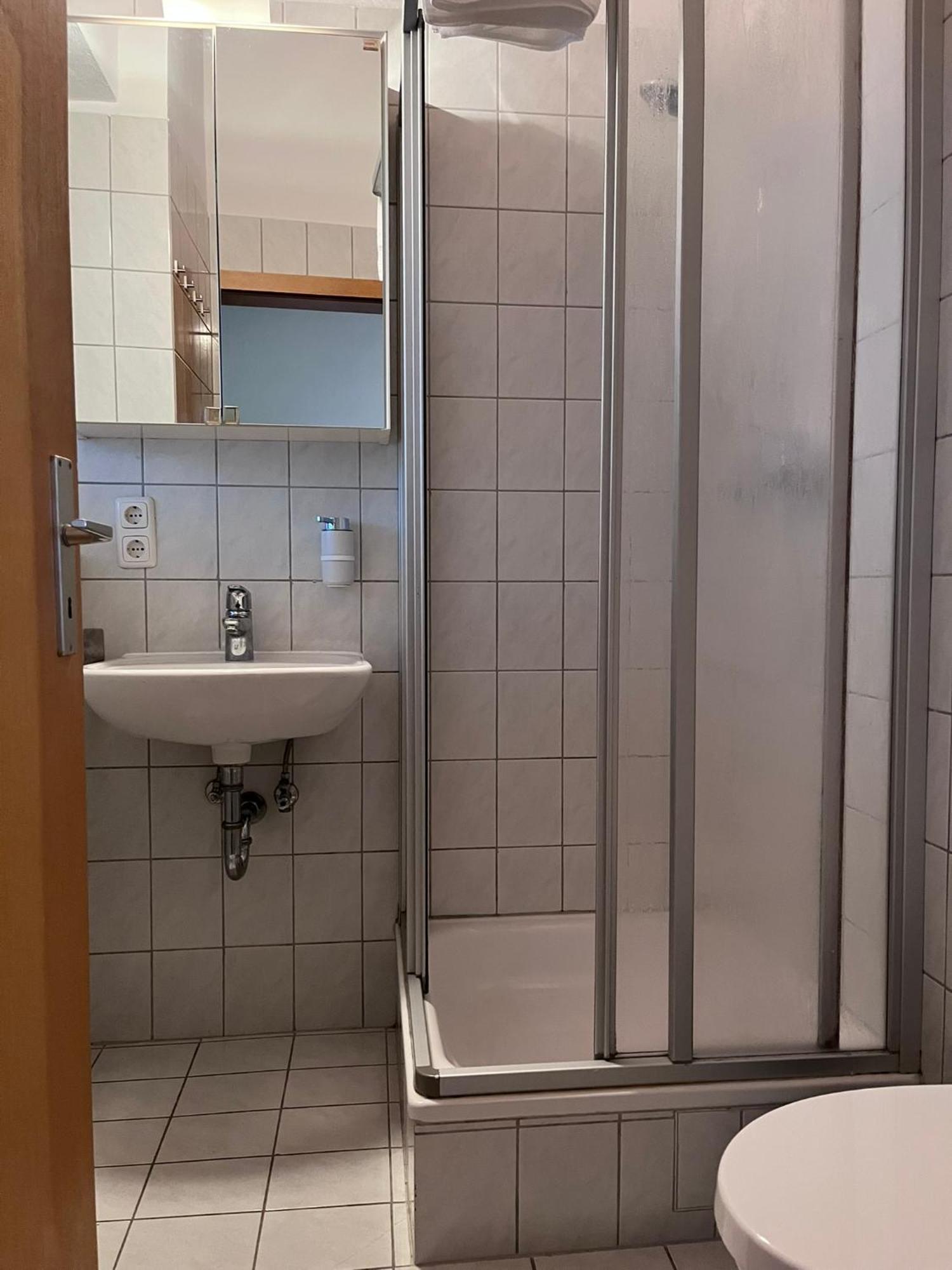 Dein Zuhause In Passau, Modern, Zentral, Parkplatz, Kueche, Terasse Apartment *